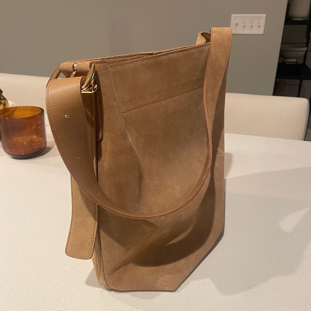 NWT Madewell Essential Bucket Bag - large suede bucket bag